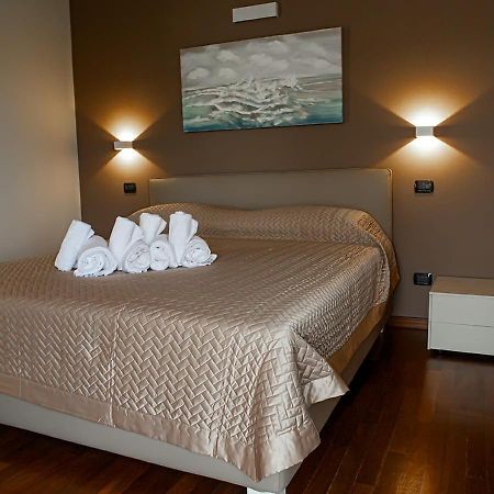 Sirmione Rosselli Apartments Экстерьер фото